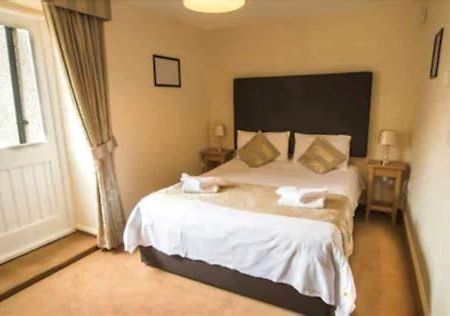 Cambrian Inn Tredegar Bagian luar foto