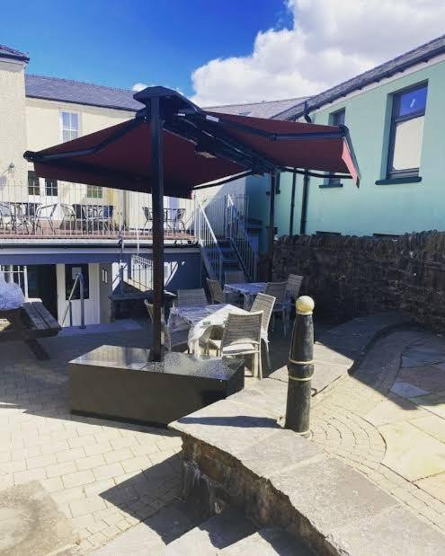 Cambrian Inn Tredegar Bagian luar foto