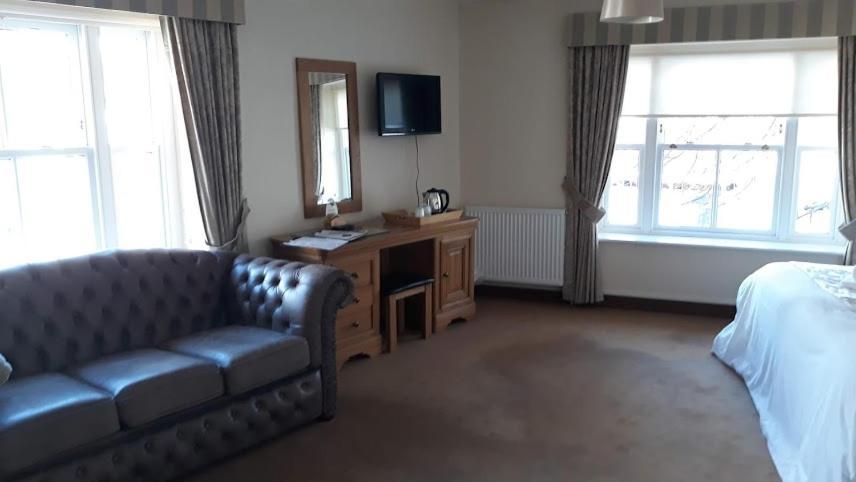 Cambrian Inn Tredegar Bagian luar foto